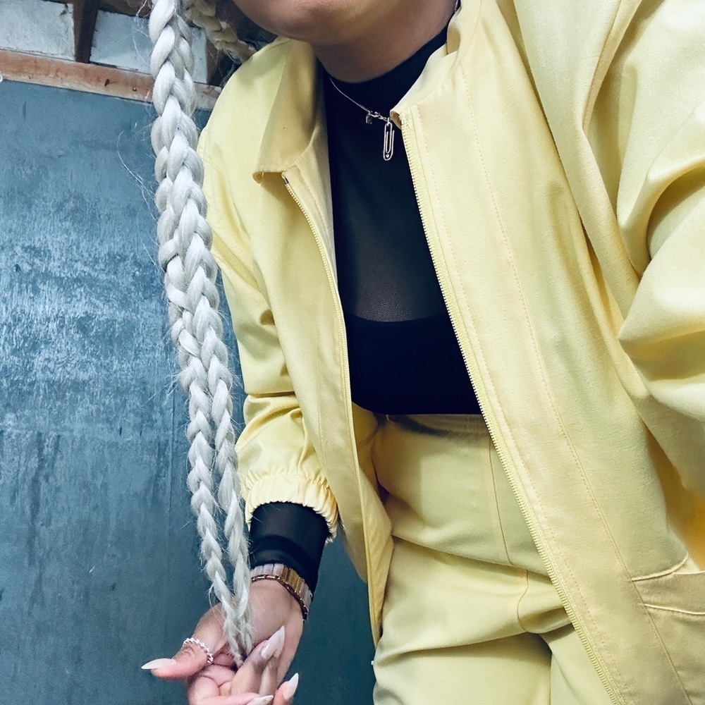 Vintage Yellow Jacket and Capris Set, 8 - Picture 4 of 12